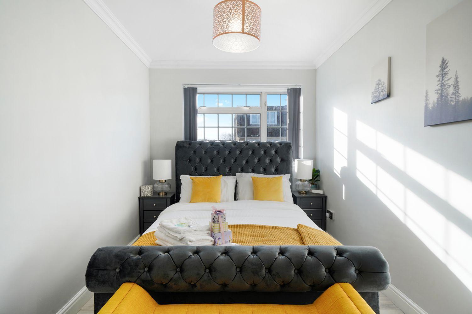 Spacious, 4 Bed, Garden, Parking, Excel Apartamento Londres